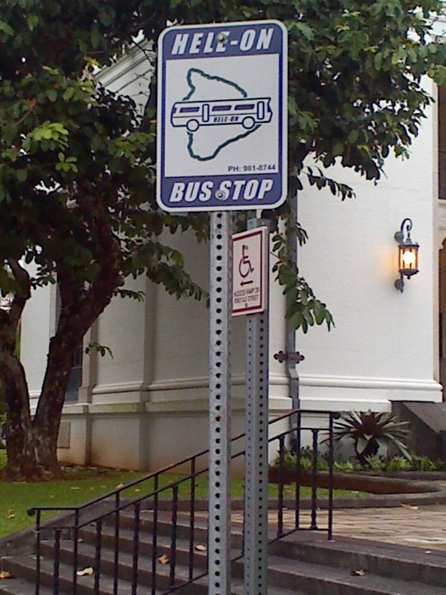 Hele-On bus stop sign